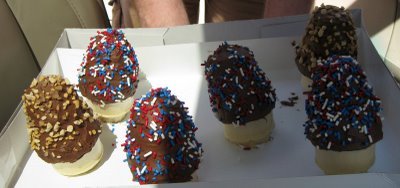 Memorial Day BBQ Ice Cream Cone Cupcakes by Ann Carroll | Cupcake Project