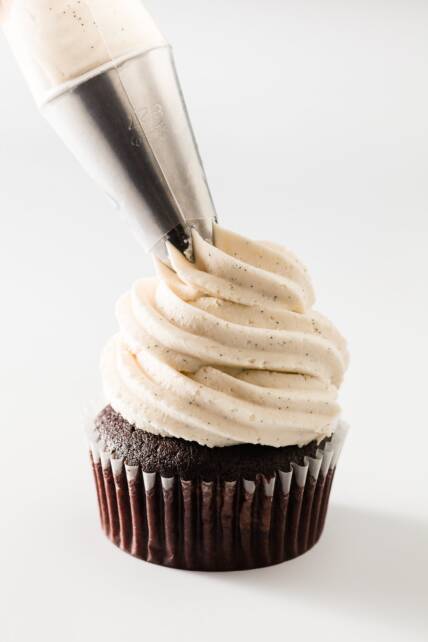 Vanilla Buttercream - Classic Vanilla Frosting