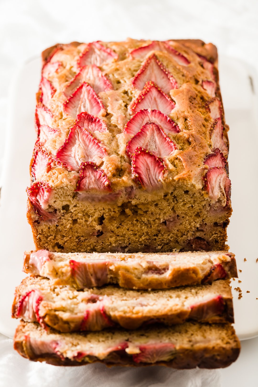 Easy Strawberries & Banana Cream Cake Recipe - EyeLoveKnots