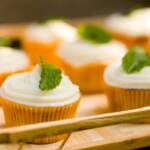 peach tea cupcakes