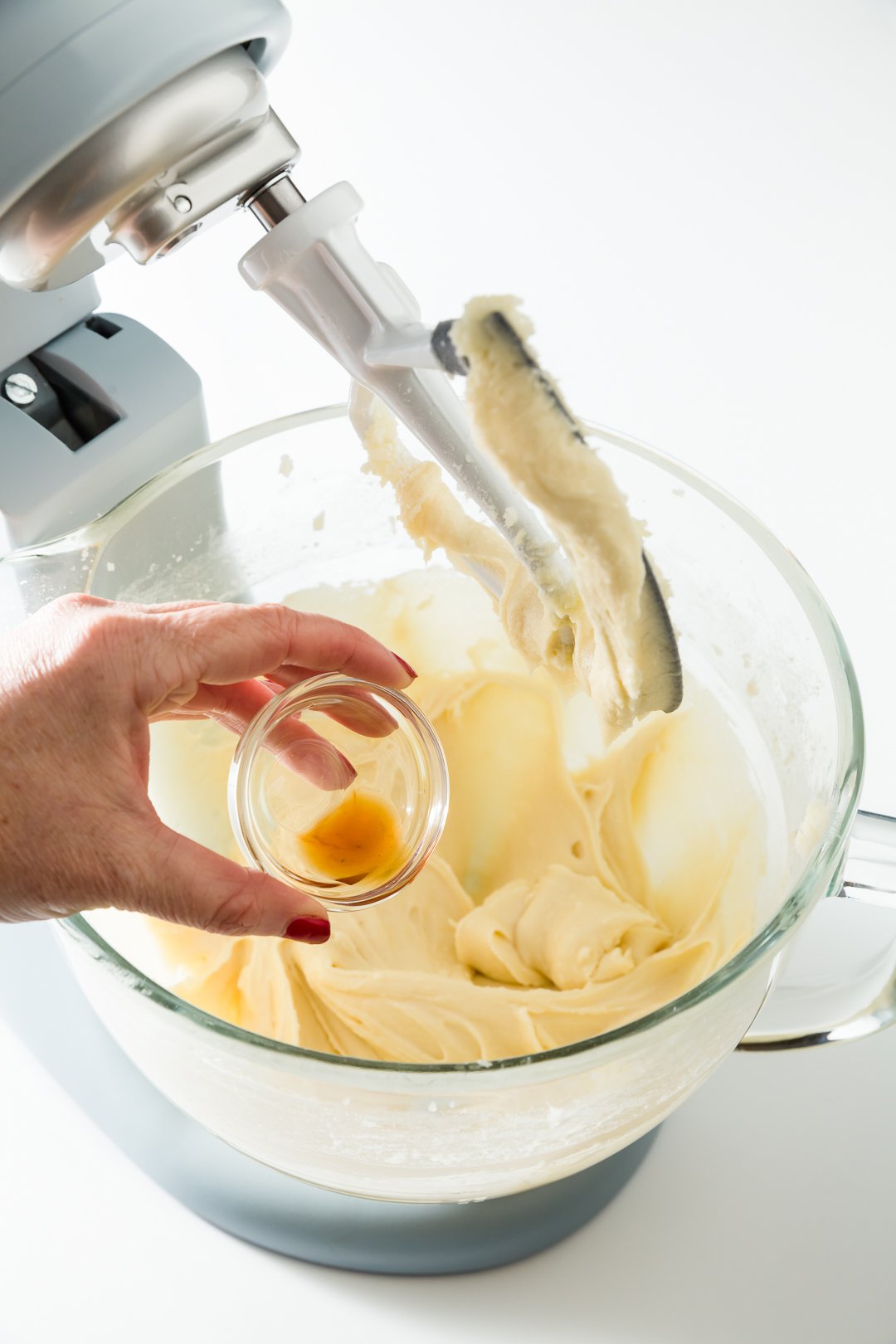 Adding vanilla extract to cupcake batter