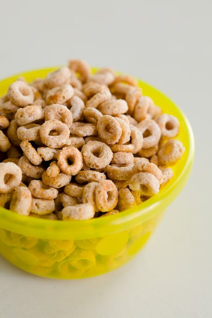 Homemade Frosted Cheerios in Three Minutes - Cupcake Project