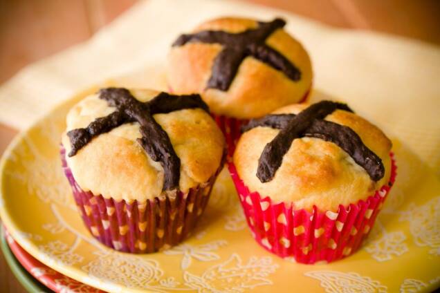 hot cross buns