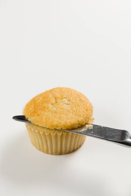 Cortar la parte superior de un cupcake