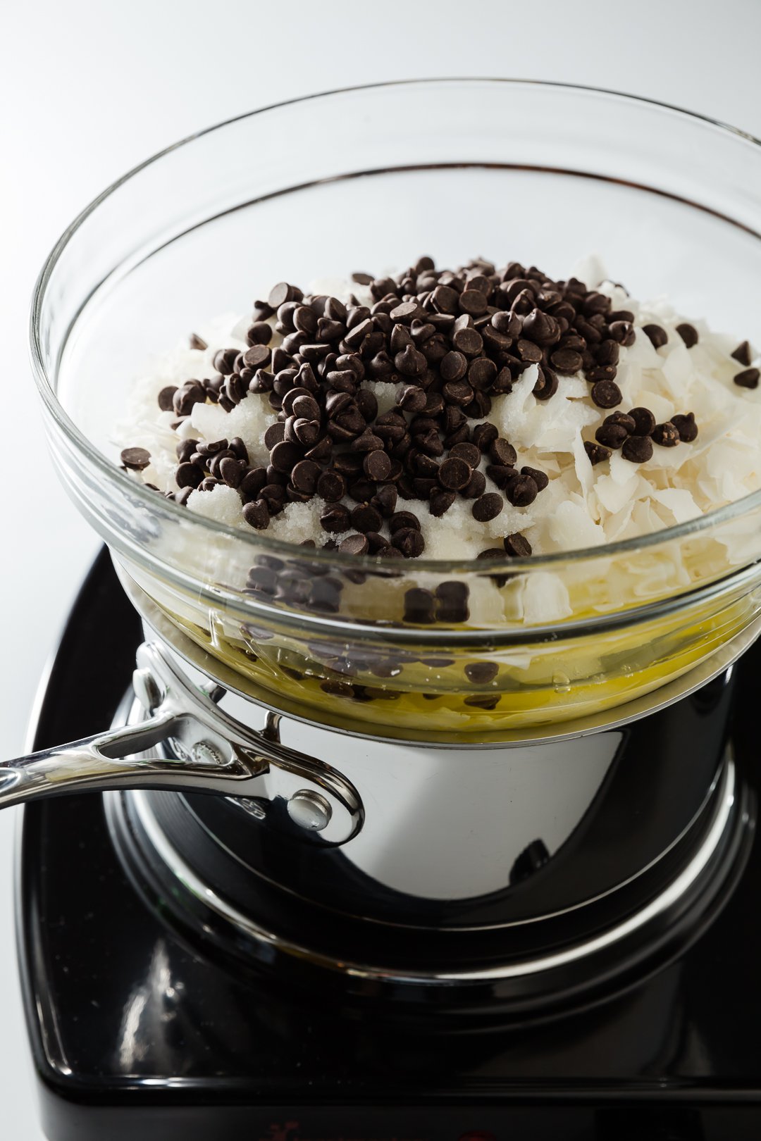 Making chocolate macaroons using a double boiler