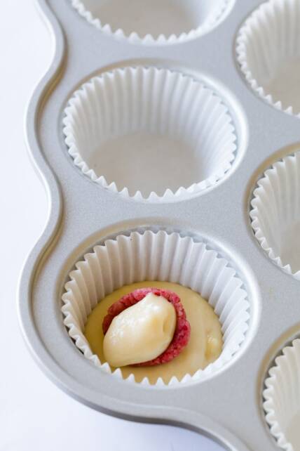 making a cupcake recipe for Easter