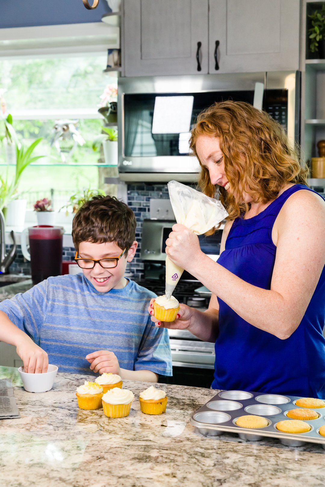 Decorating Lemon Cupcakes