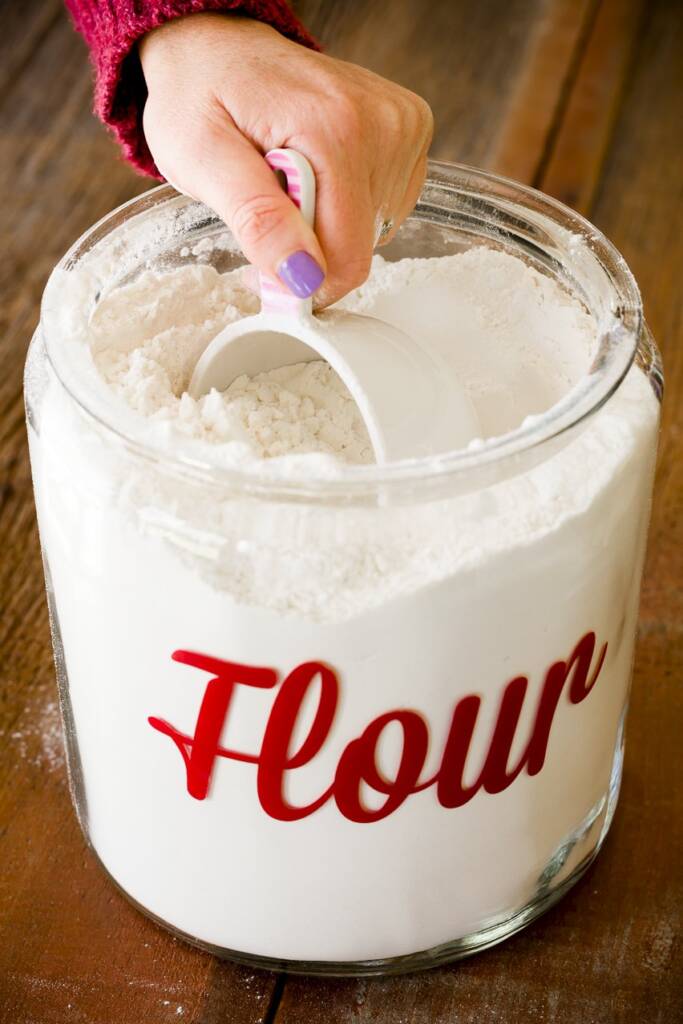 How Much Is a Cup of Flour in Grams? Cupcake Project