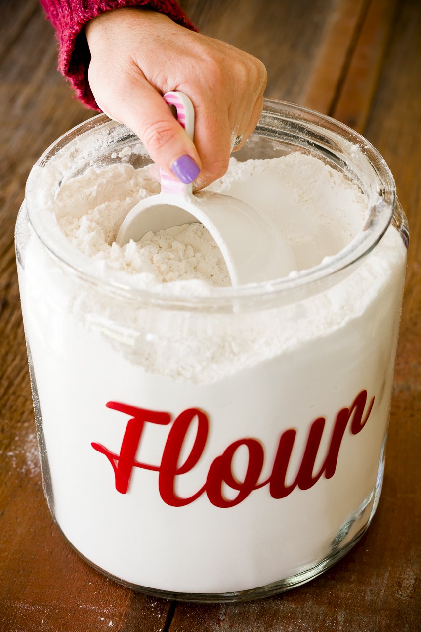 Should I Measure Flour in Cups or Grams?