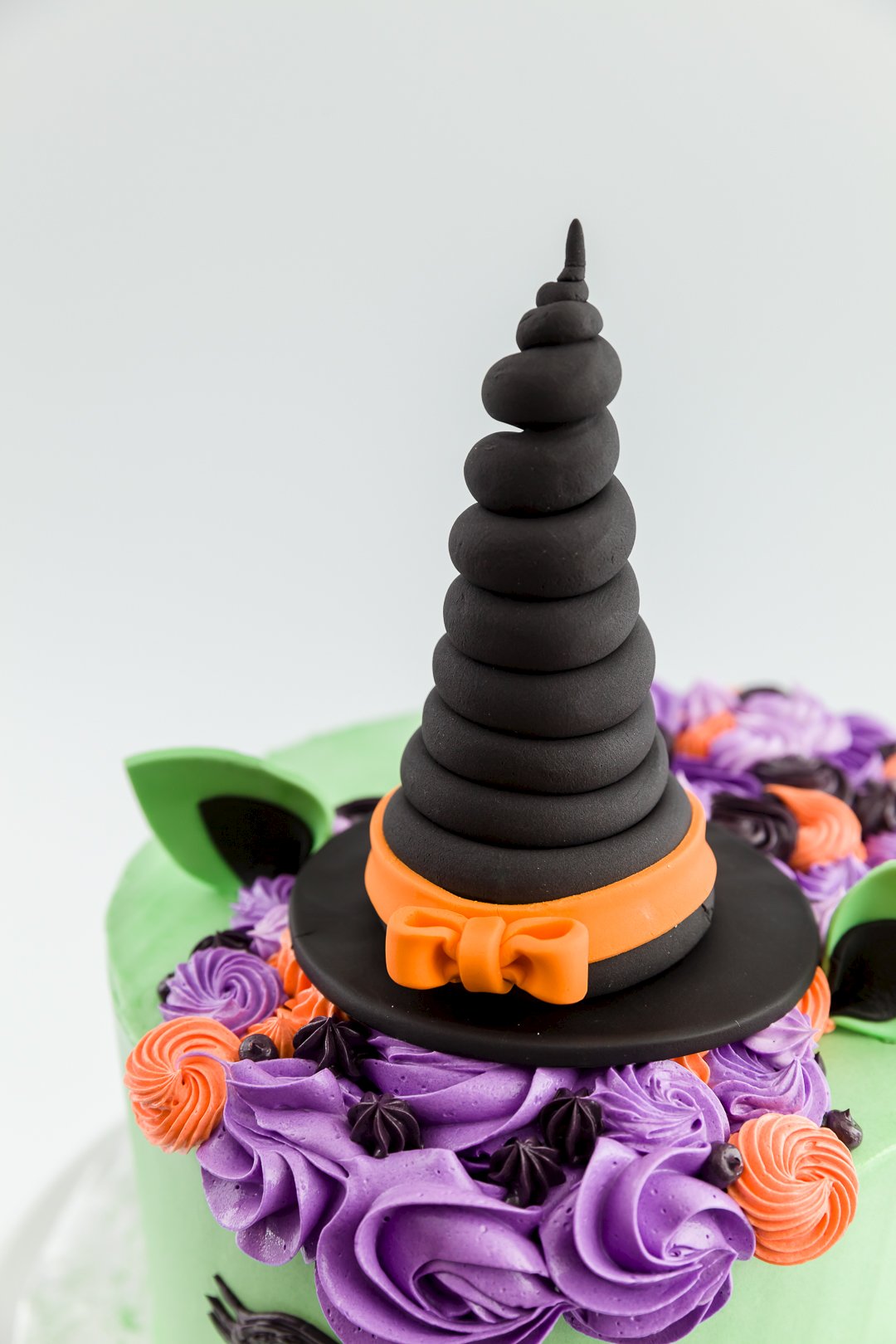 witch halloween birthday cakes