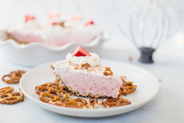 Frozen-Strawberry-Cream-Pie-with-Pretzel-Crust