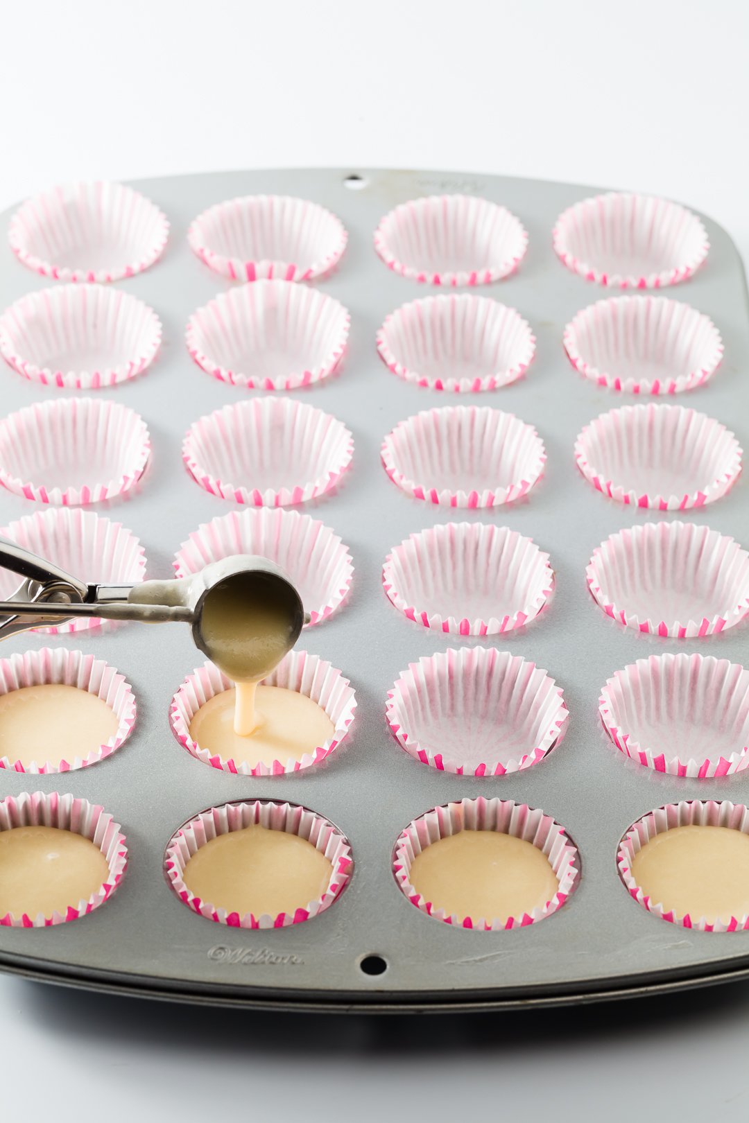 How to Make Mini Cupcakes from a Cake Mix - Cooking With Carlee