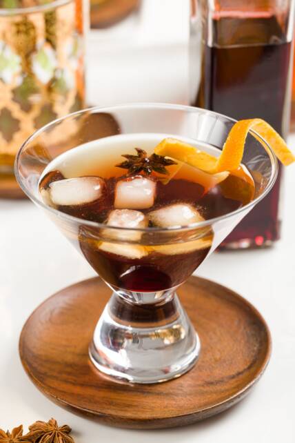 cóctel de bourbon hecho con granadina casera
