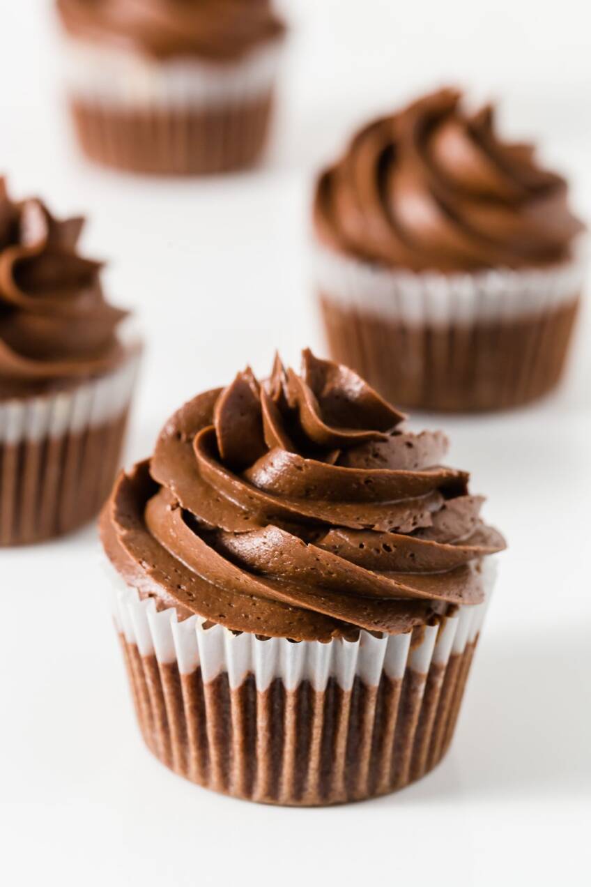 Chocolate Buttercream Frosting for Cakes and Cupcakes