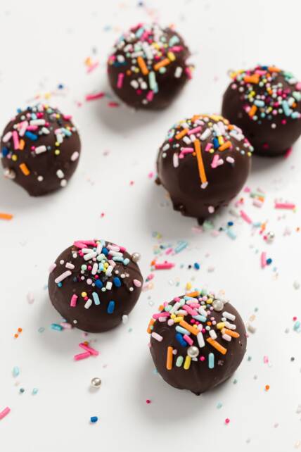 How to Make Cake Truffles - Cupcake Project