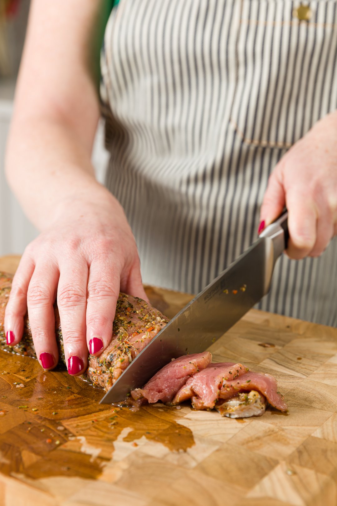 Cutting pork