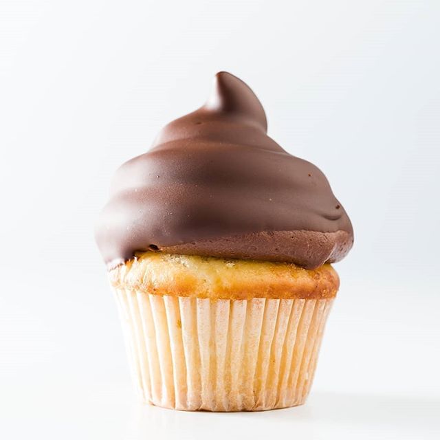 Gallery image for https://www.cupcakeproject.com/hi-hat-cupcakes/