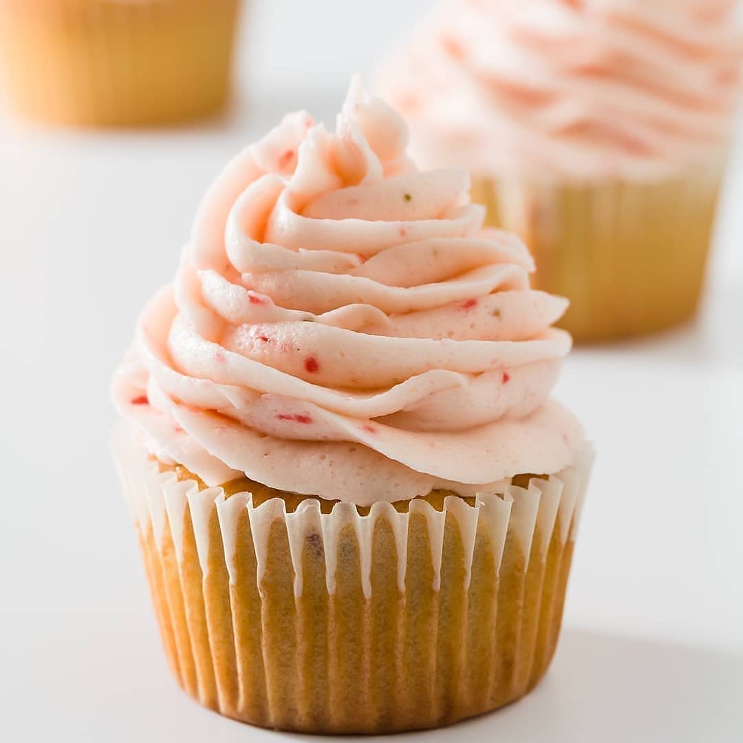 Gallery image for https://www.cupcakeproject.com/strawberry-buttercream-frosting/