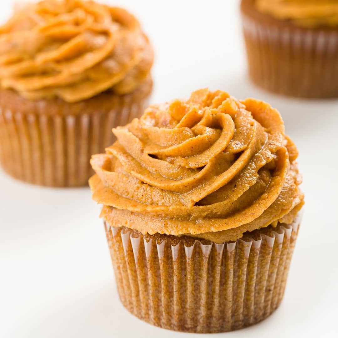 Gallery image for https://www.cupcakeproject.com/pumpkin-pie-frosting/