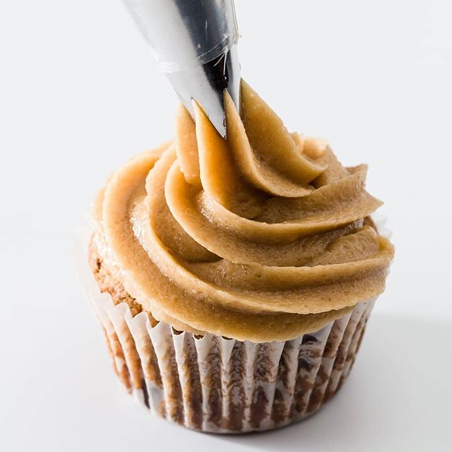 Gallery image for https://www.cupcakeproject.com/how-to-turn-cookie-dough-into-frosting/