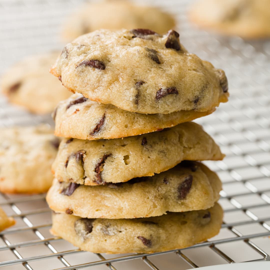 Gallery image for https://www.cupcakeproject.com/banana-bread-cookies-with-hazelnuts-and-dulce-de-leche/