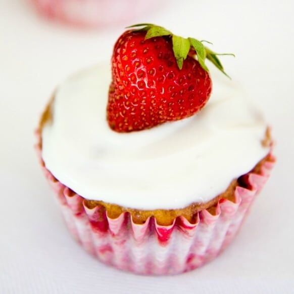 Gallery image for https://www.cupcakeproject.com/greek-yogurt-frosting-healthy-frosting/