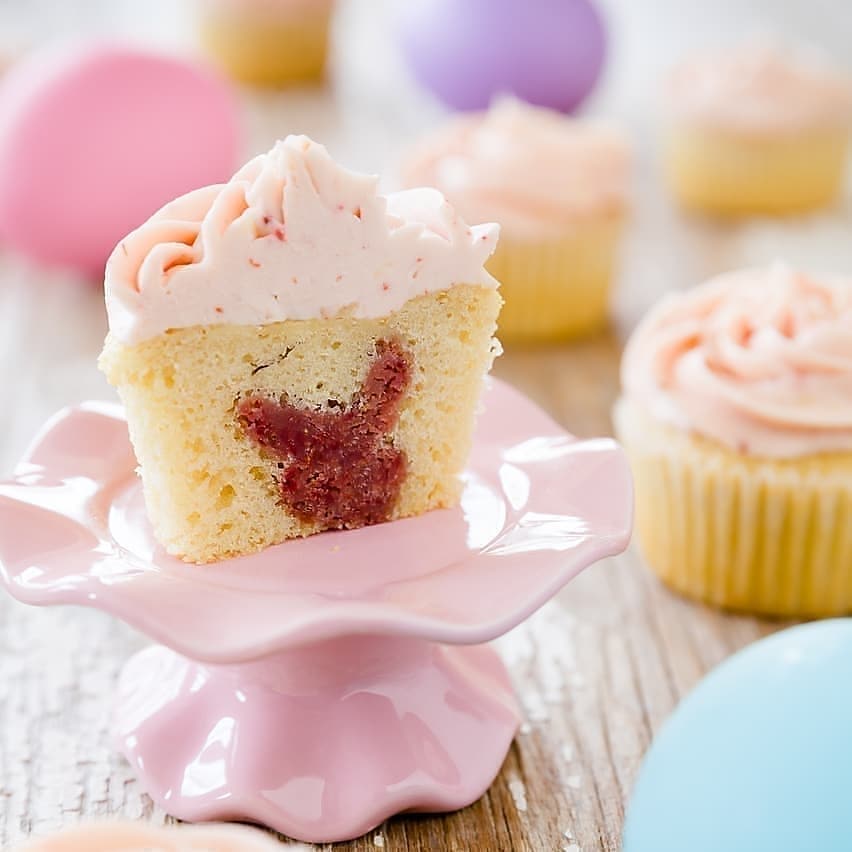 Gallery image for https://www.cupcakeproject.com/easter-cupcakes-with-a-surprise-bunny-inside/
