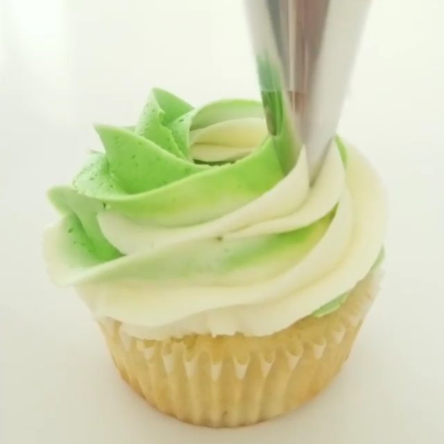 Gallery image for https://www.cupcakeproject.com/beach-cupcakes-key-lime-pie-cupcakes/