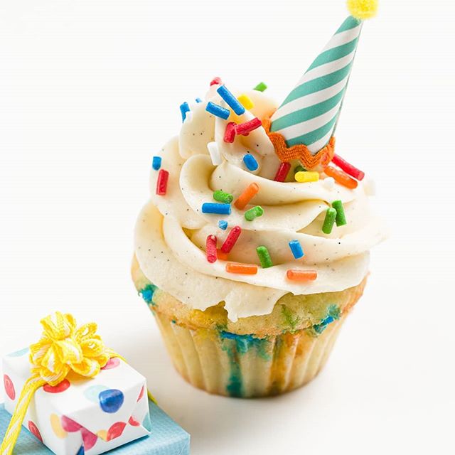 Gallery image for https://www.cupcakeproject.com/birthday-cupcakes/